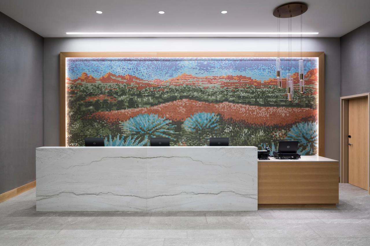Hyatt House Phoenix Hotel 4*