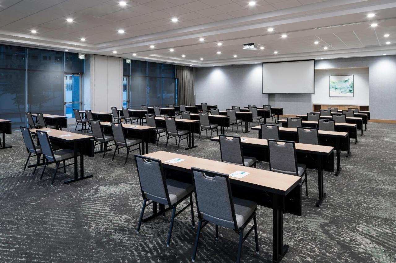 Hyatt House Phoenix Hotel 4*