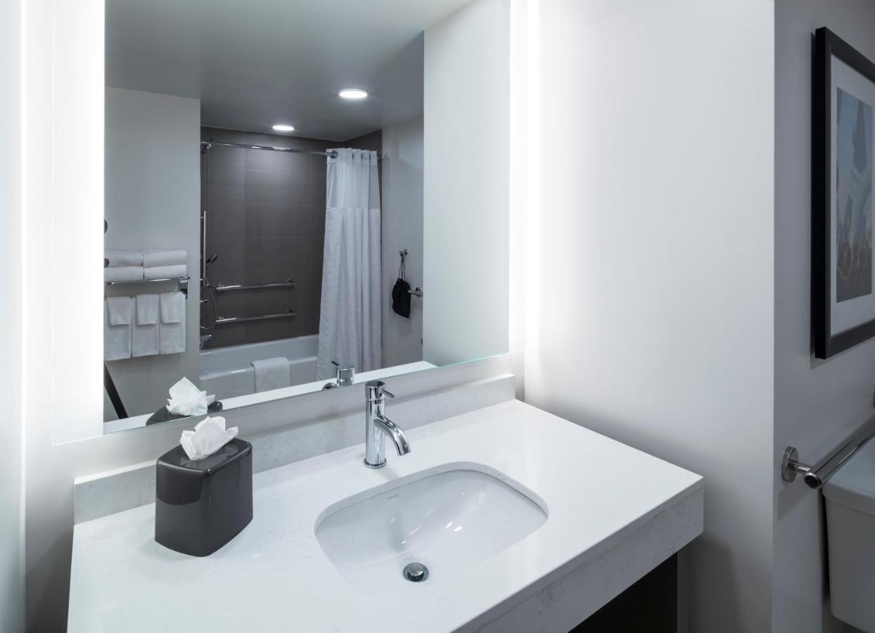 Hyatt House Phoenix Hotel Tempe